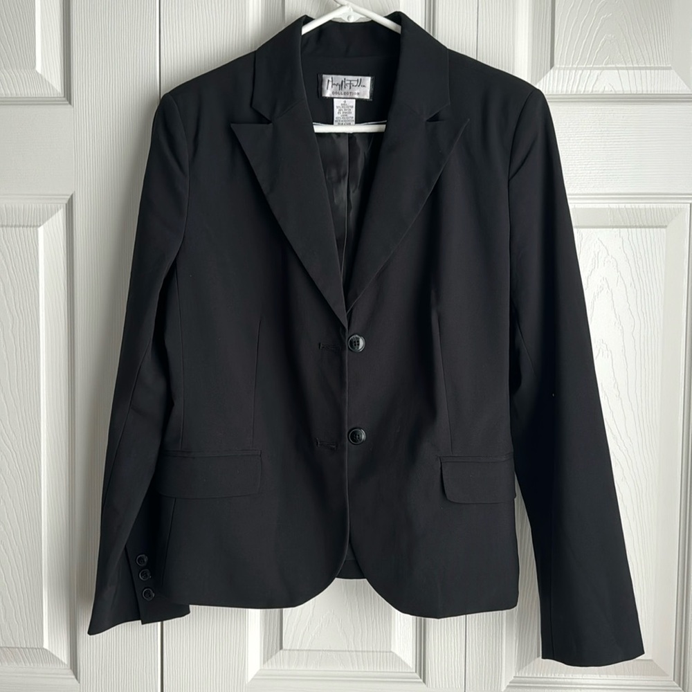 Woman’s Mary McFadden Black Blazer